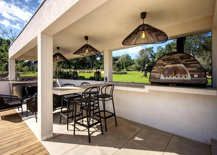 La Luxury Patio