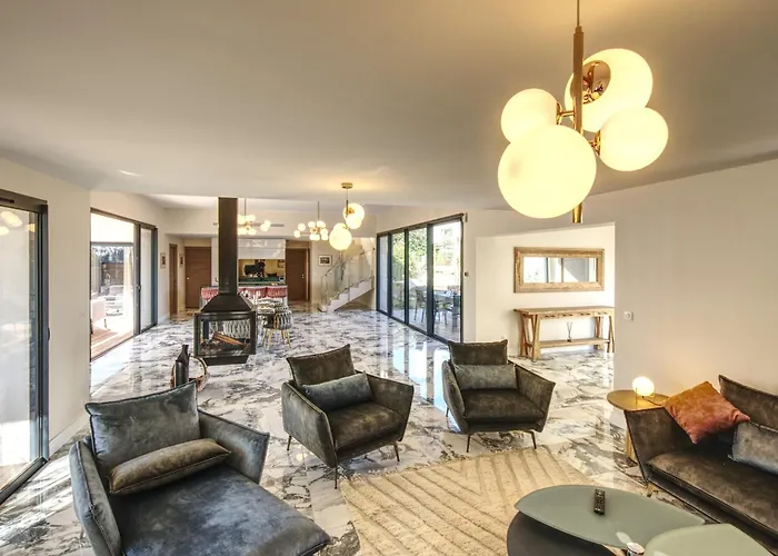 فيلة La Luxury Patio *