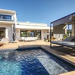 La Luxury Patio Villa