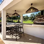 La Luxury Patio