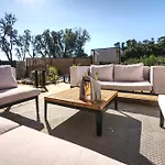 Villa La Luxury Patio Cirendinu