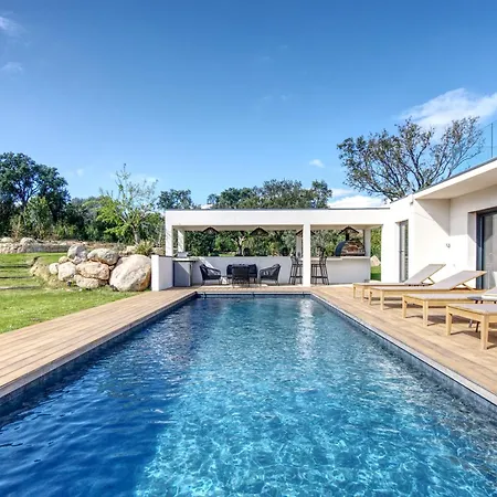 La Luxury Patio * Cirendinu