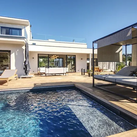 La Luxury Patio Villa