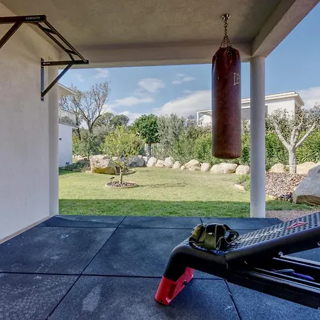 La Luxury Patio * Cirendinu