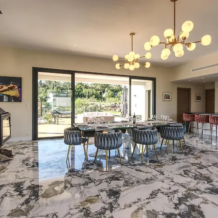 Villa La Luxury Patio