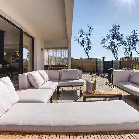 Villa La Luxury Patio *