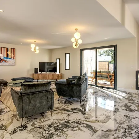 Villa La Luxury Patio *