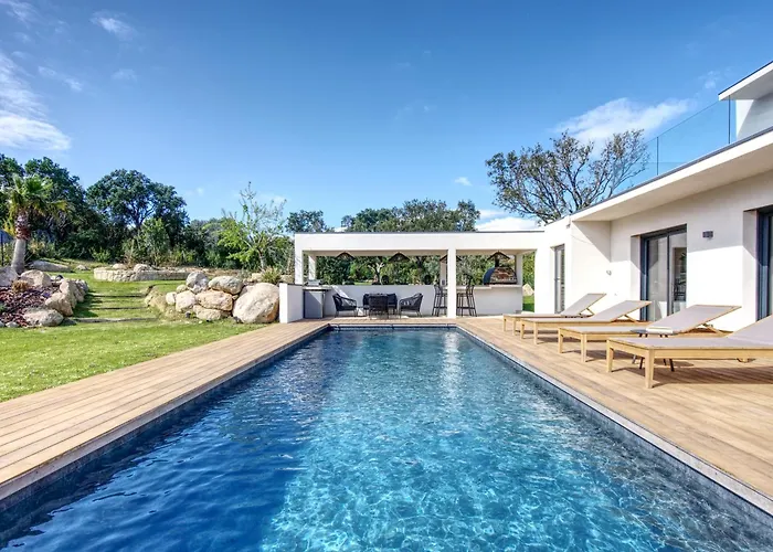 La Luxury Patio * Cirendinu