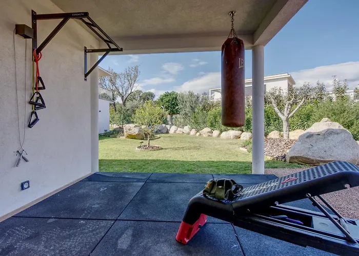 La Luxury Patio * Cirendinu