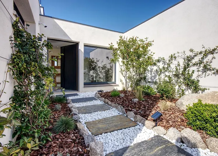 La Luxury Patio * Cirendinu